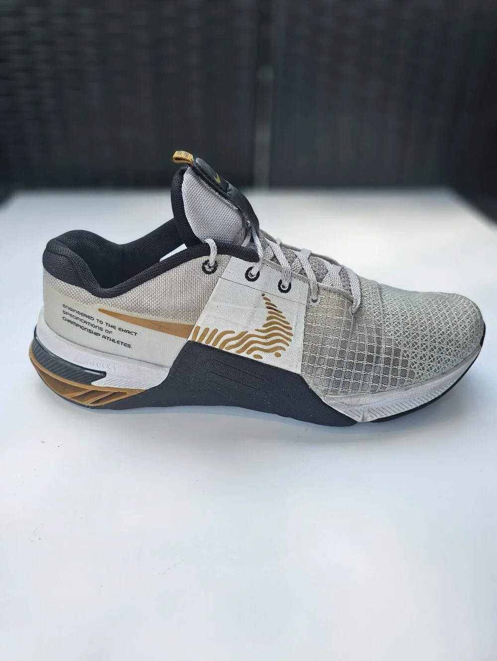 Nike Metcon 8 White Gold Suede Cross Training Shoes Men Size 11 DO9328-100